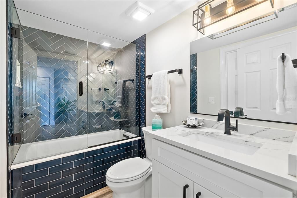 En Venta: $999,900 (3 camas, 3 baños, 2280 Pies cuadrados)