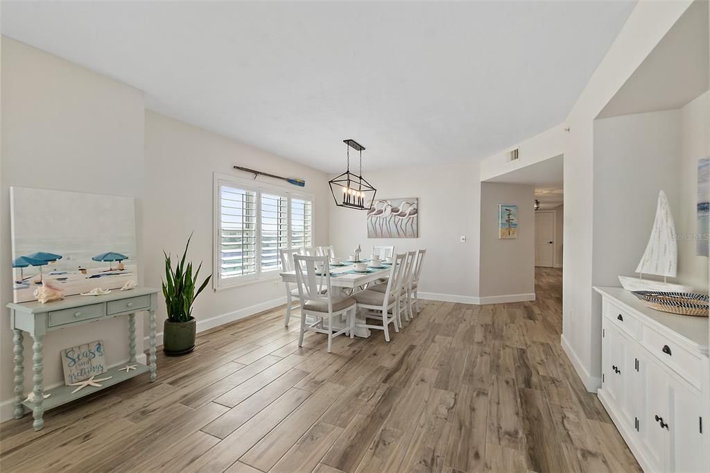 En Venta: $999,900 (3 camas, 3 baños, 2280 Pies cuadrados)