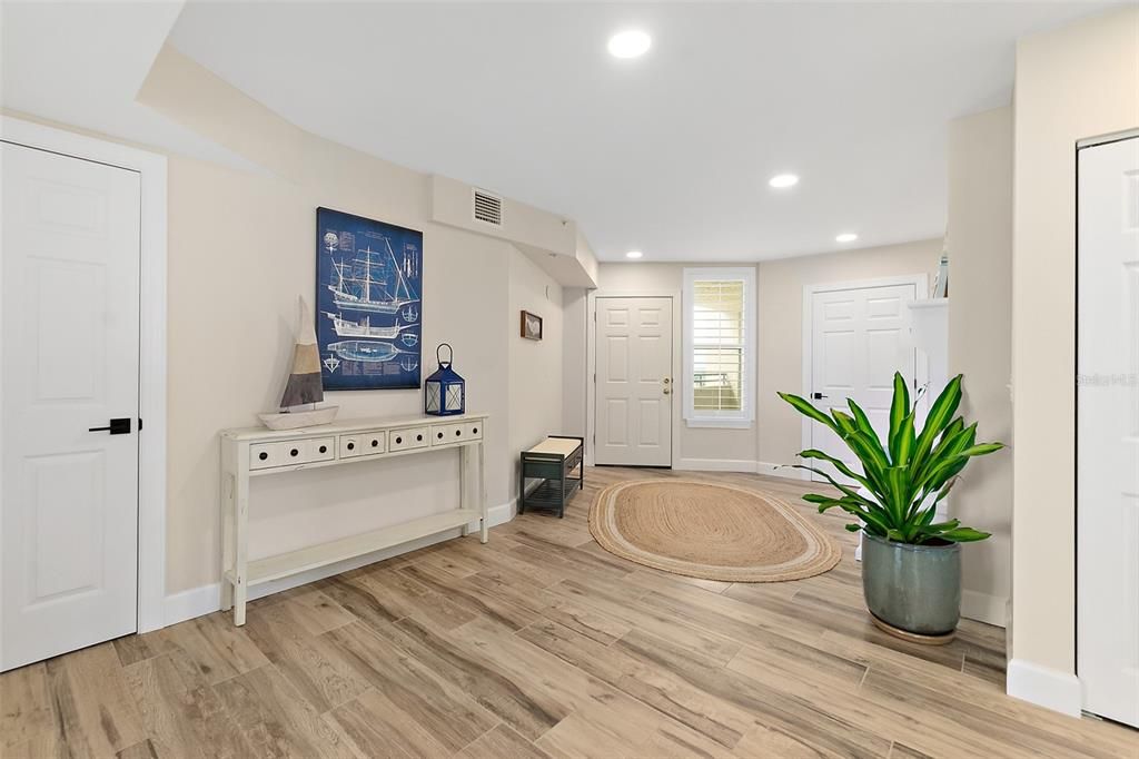 En Venta: $999,900 (3 camas, 3 baños, 2280 Pies cuadrados)