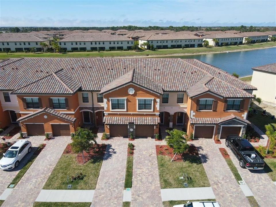 В аренду: $2,100 (3 спален, 2 ванн, 1879 Квадратных фут)