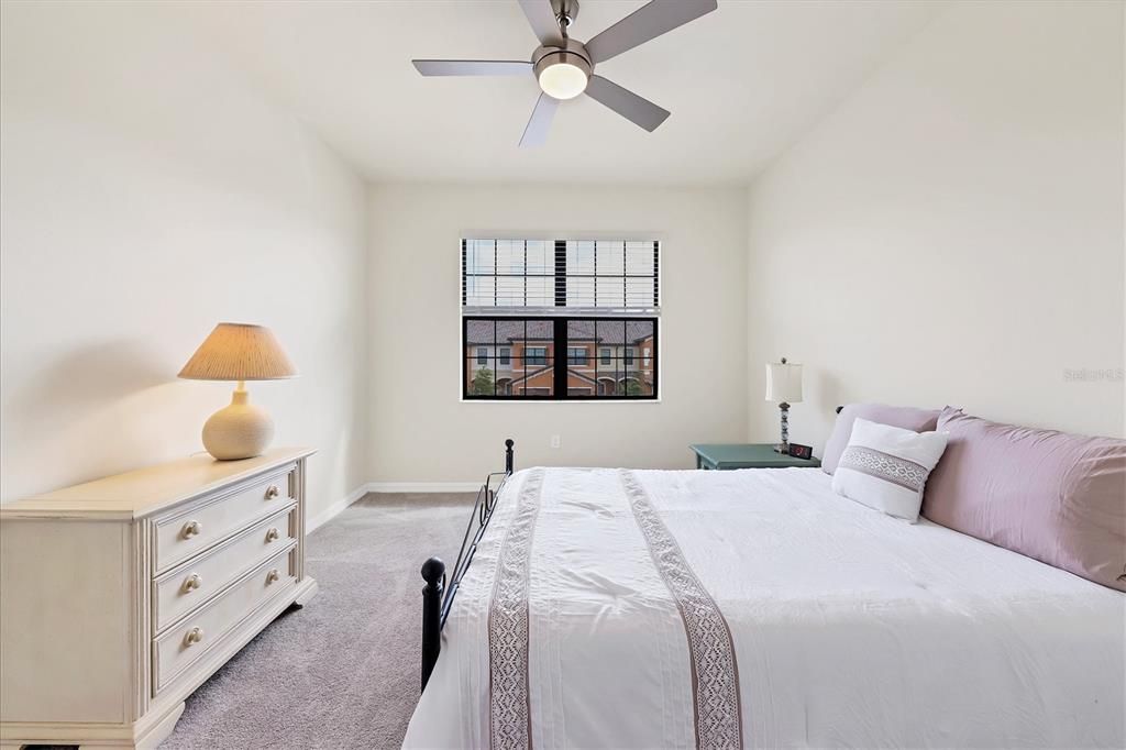 В аренду: $2,100 (3 спален, 2 ванн, 1879 Квадратных фут)