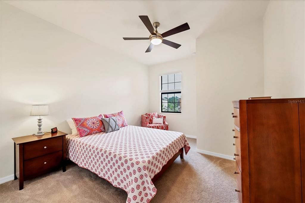 В аренду: $2,100 (3 спален, 2 ванн, 1879 Квадратных фут)