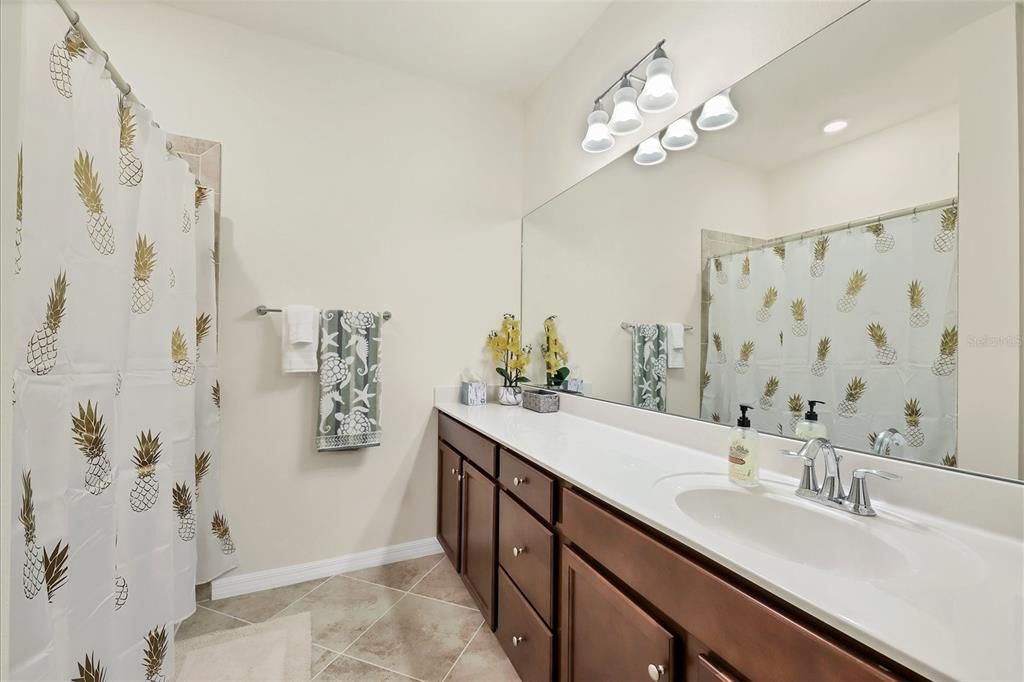 В аренду: $2,100 (3 спален, 2 ванн, 1879 Квадратных фут)