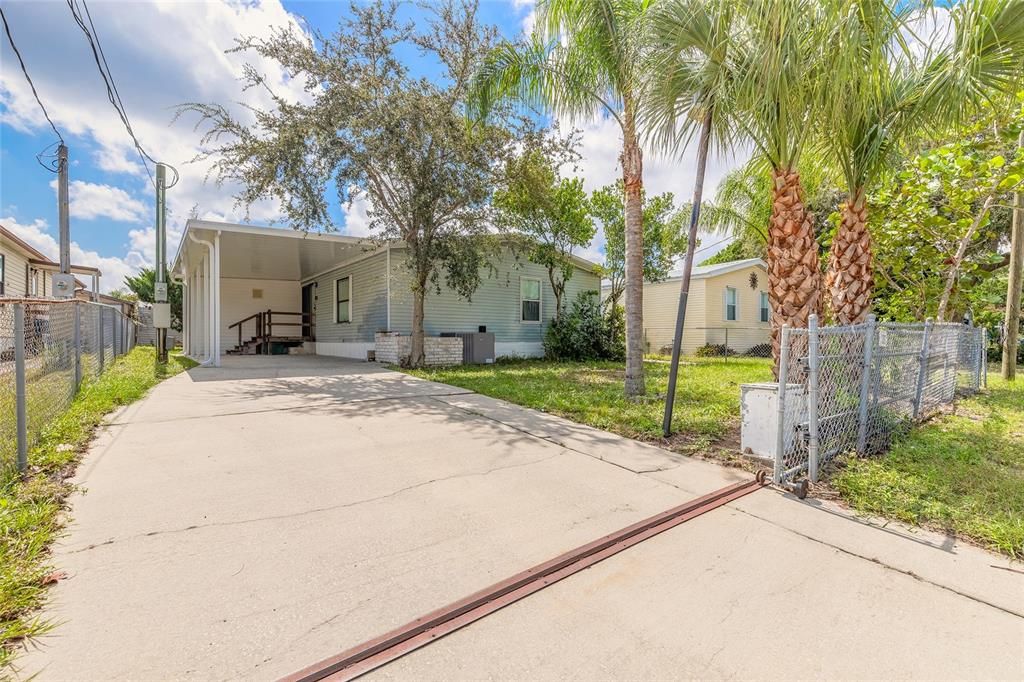 Activo con contrato: $325,000 (3 camas, 2 baños, 1500 Pies cuadrados)