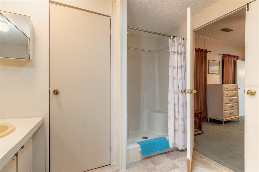 Activo con contrato: $325,000 (3 camas, 2 baños, 1500 Pies cuadrados)