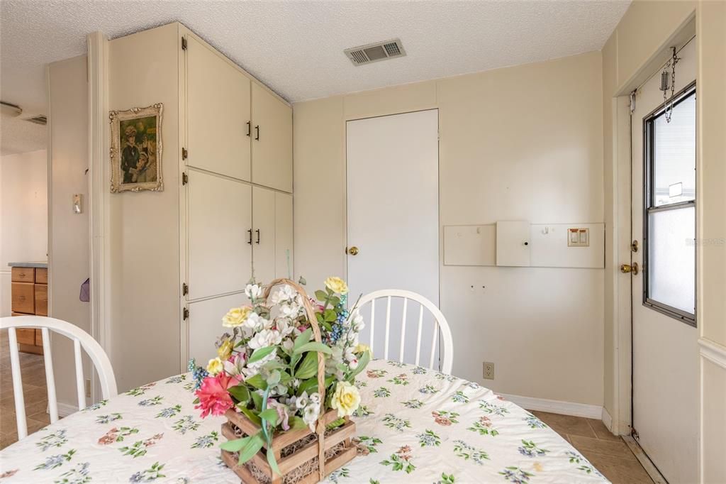 Activo con contrato: $325,000 (3 camas, 2 baños, 1500 Pies cuadrados)