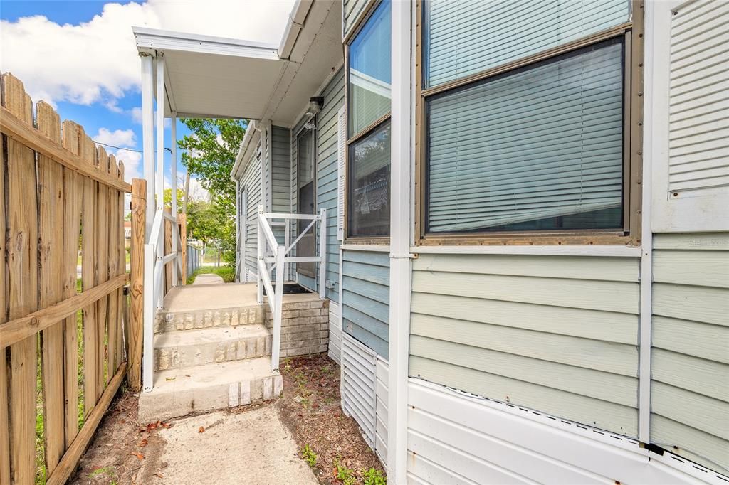 Activo con contrato: $325,000 (3 camas, 2 baños, 1500 Pies cuadrados)