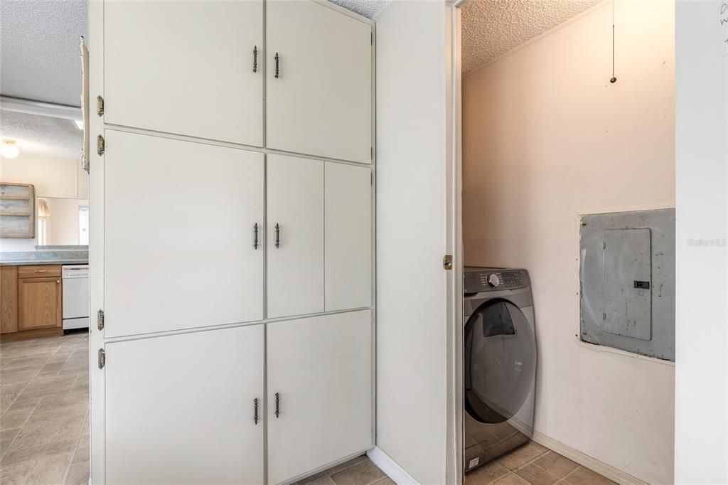 Activo con contrato: $325,000 (3 camas, 2 baños, 1500 Pies cuadrados)