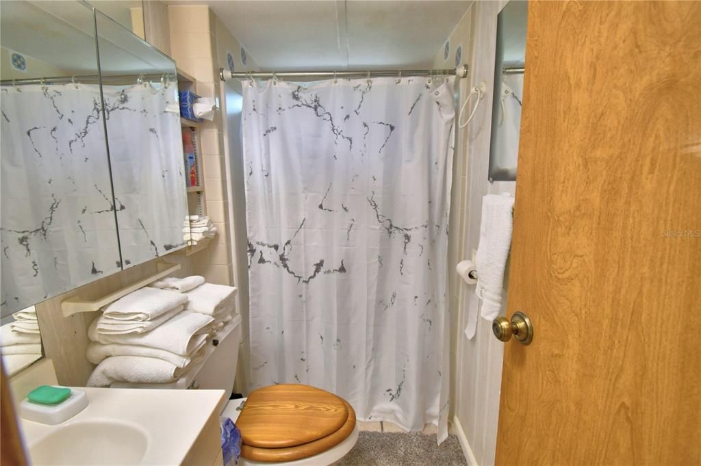 Под контрактом: $199,900 (2 спален, 1 ванн, 624 Квадратных фут)