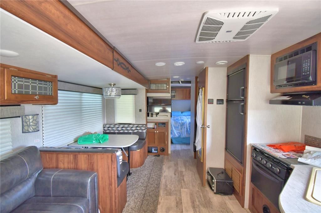 Под контрактом: $199,900 (2 спален, 1 ванн, 624 Квадратных фут)