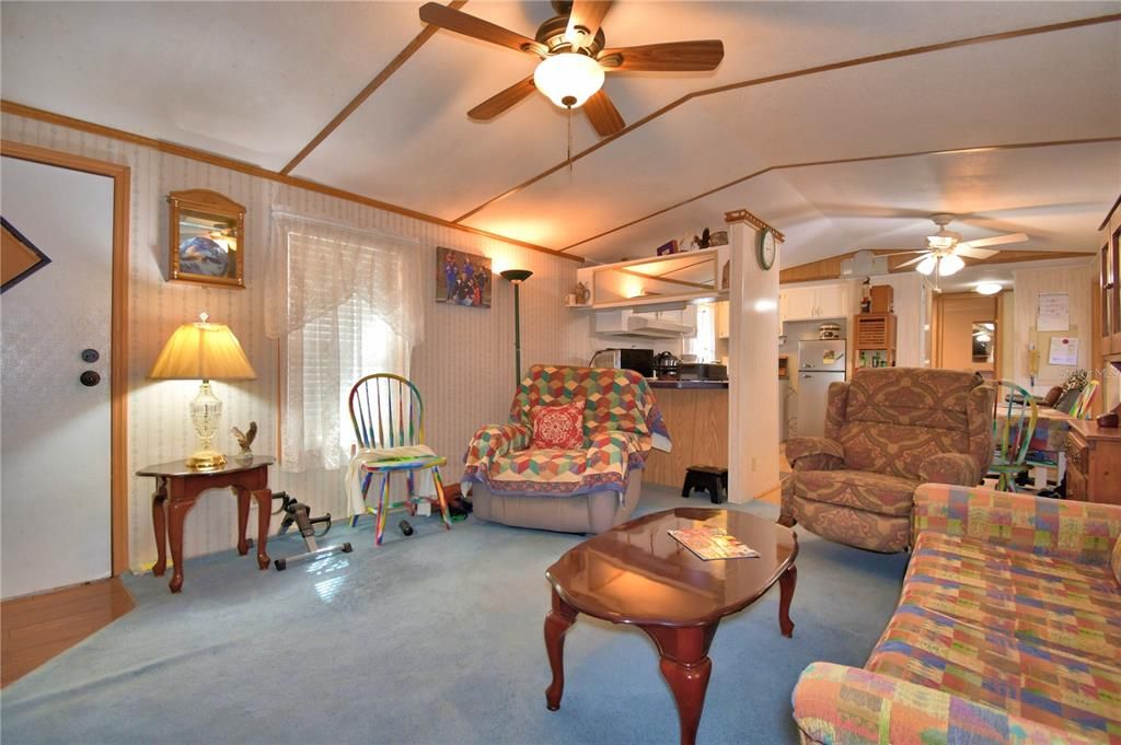 Под контрактом: $199,900 (2 спален, 1 ванн, 624 Квадратных фут)