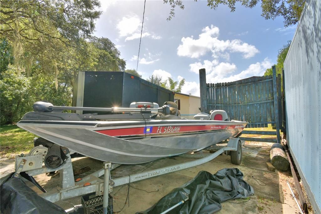 Под контрактом: $199,900 (2 спален, 1 ванн, 624 Квадратных фут)