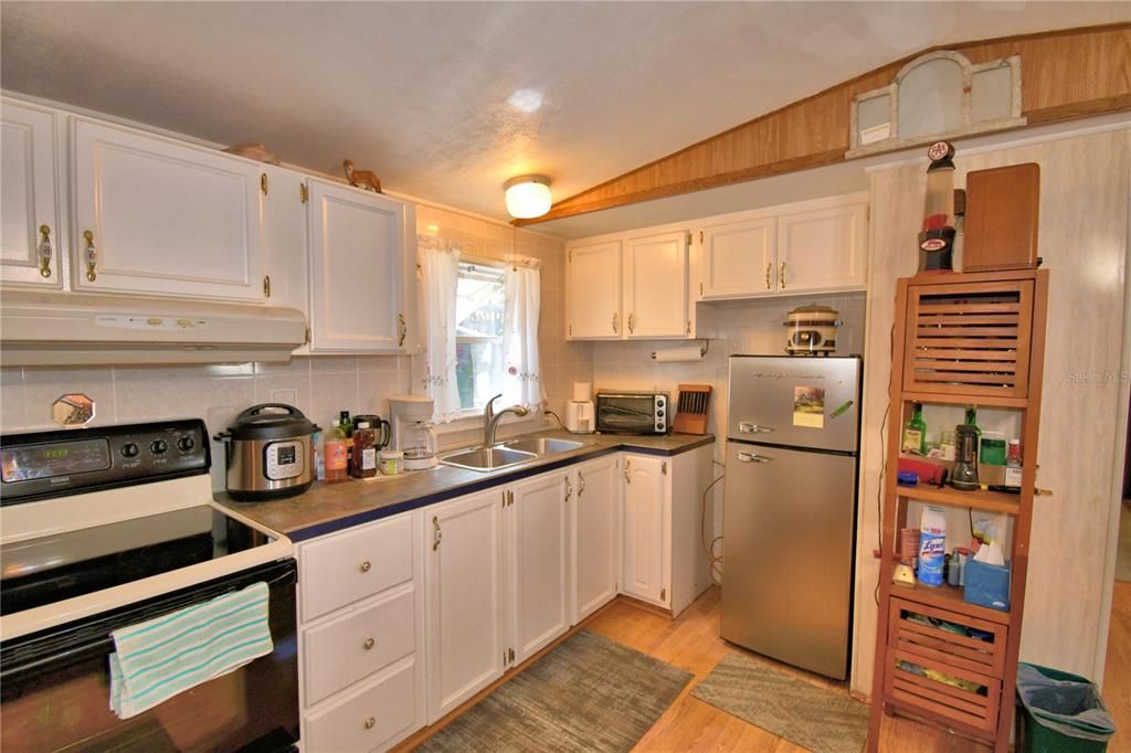 Под контрактом: $199,900 (2 спален, 1 ванн, 624 Квадратных фут)