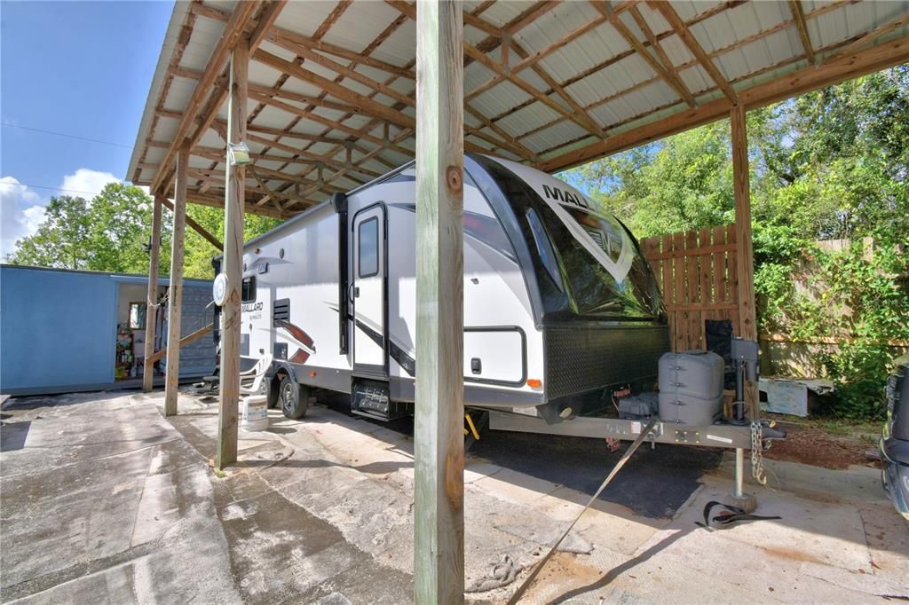 Под контрактом: $199,900 (2 спален, 1 ванн, 624 Квадратных фут)