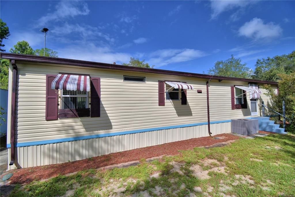 Под контрактом: $199,900 (2 спален, 1 ванн, 624 Квадратных фут)