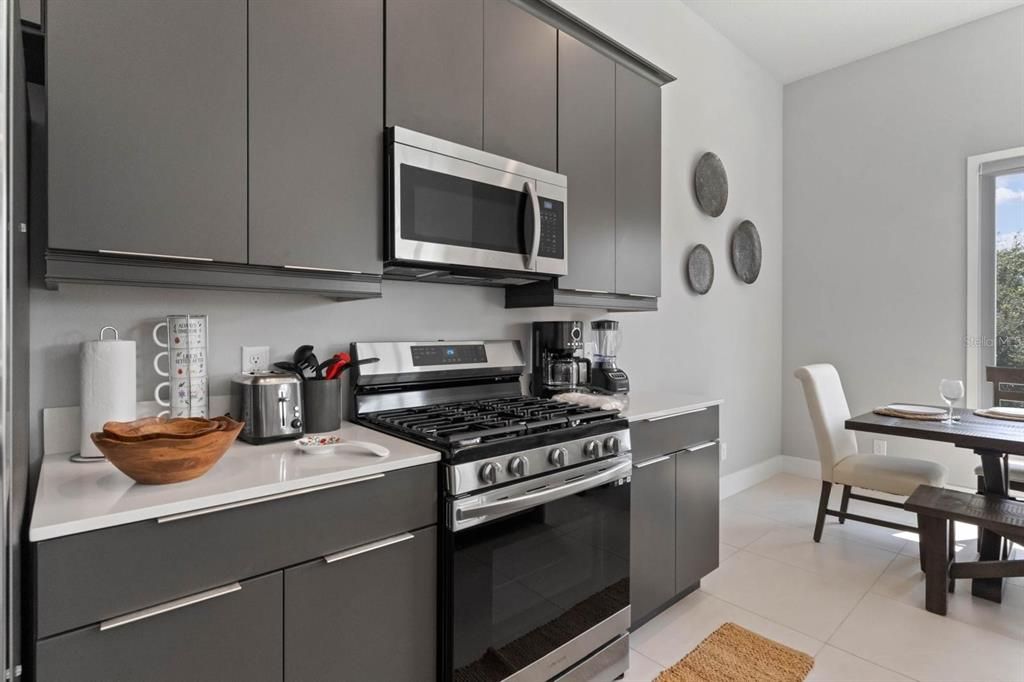 En Venta: $649,000 (5 camas, 4 baños, 2630 Pies cuadrados)