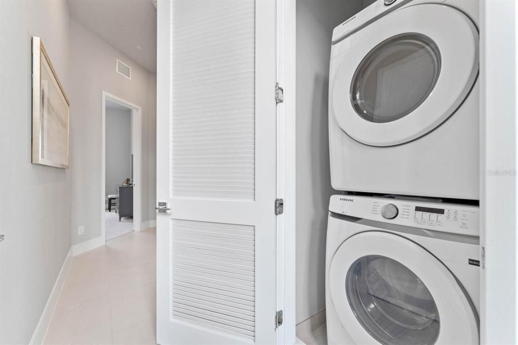 En Venta: $649,000 (5 camas, 4 baños, 2630 Pies cuadrados)