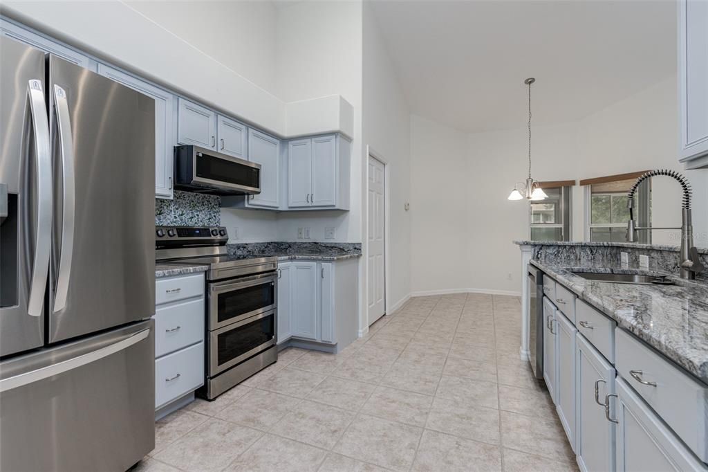 For Sale: $344,500 (3 beds, 2 baths, 2819 Square Feet)