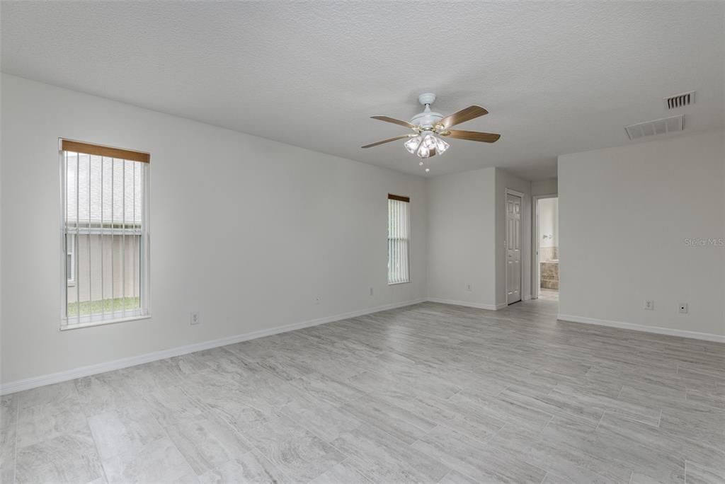 For Sale: $344,500 (3 beds, 2 baths, 2819 Square Feet)