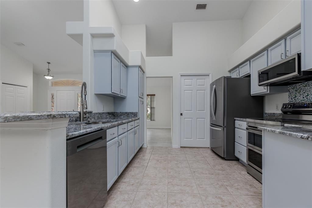 For Sale: $344,500 (3 beds, 2 baths, 2819 Square Feet)