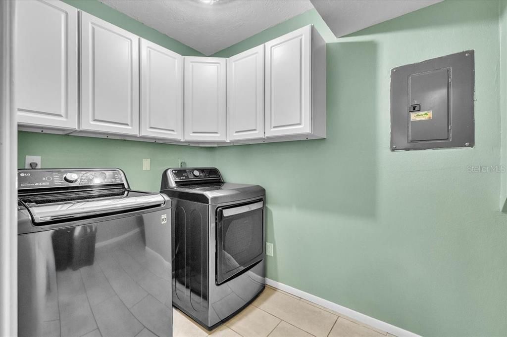 Под контрактом: $224,000 (3 спален, 2 ванн, 1419 Квадратных фут)