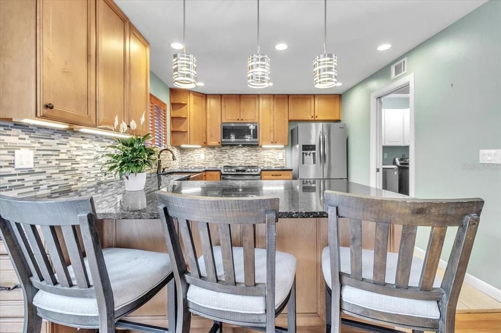 Под контрактом: $224,000 (3 спален, 2 ванн, 1419 Квадратных фут)