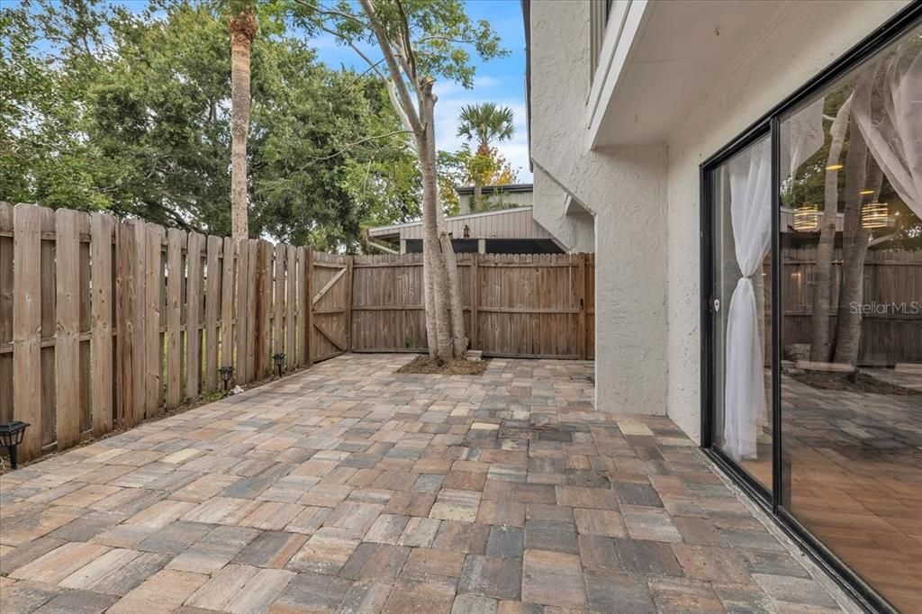 Под контрактом: $224,000 (3 спален, 2 ванн, 1419 Квадратных фут)