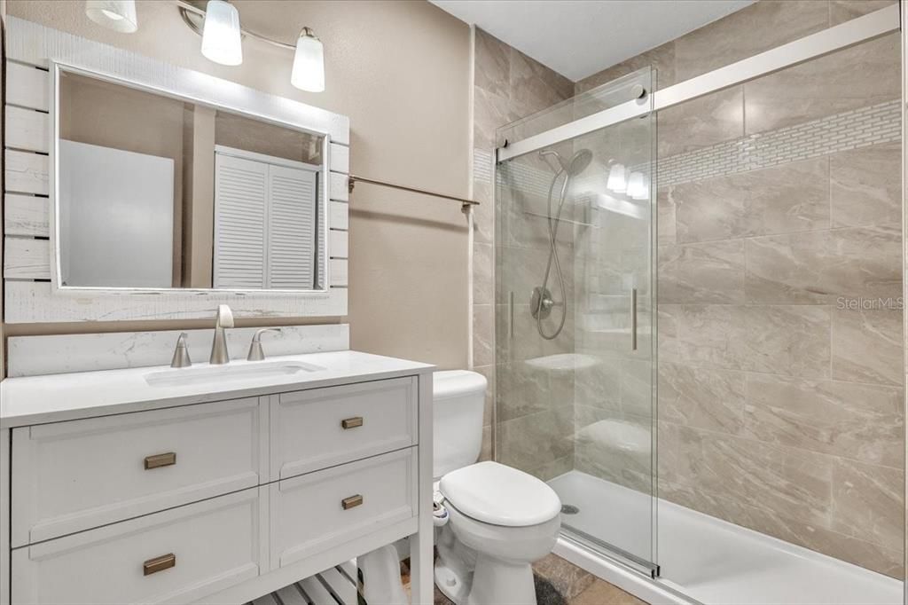 Под контрактом: $224,000 (3 спален, 2 ванн, 1419 Квадратных фут)