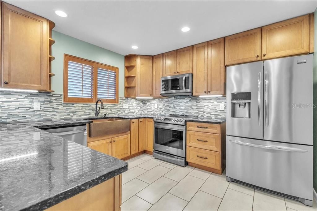 Под контрактом: $224,000 (3 спален, 2 ванн, 1419 Квадратных фут)