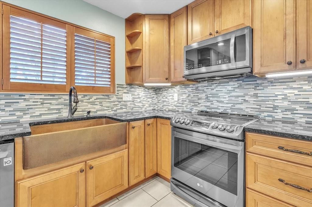 Под контрактом: $224,000 (3 спален, 2 ванн, 1419 Квадратных фут)