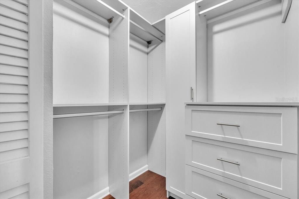 Под контрактом: $224,000 (3 спален, 2 ванн, 1419 Квадратных фут)