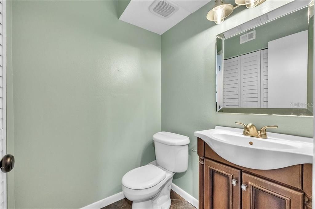 Под контрактом: $224,000 (3 спален, 2 ванн, 1419 Квадратных фут)