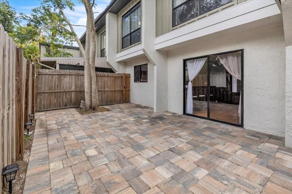 Под контрактом: $224,000 (3 спален, 2 ванн, 1419 Квадратных фут)