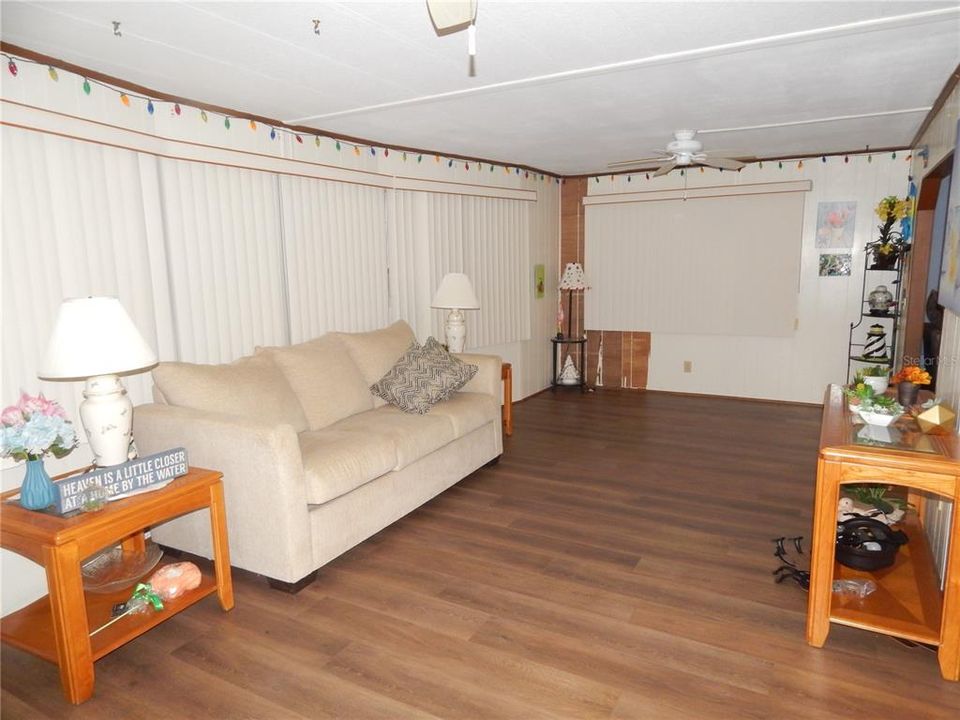 For Sale: $145,000 (2 beds, 2 baths, 1440 Square Feet)