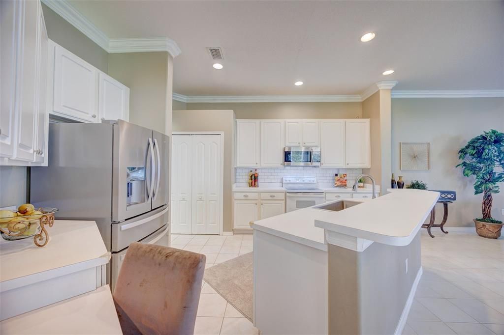 Active With Contract: $469,900 (4 beds, 3 baths, 2297 Square Feet)