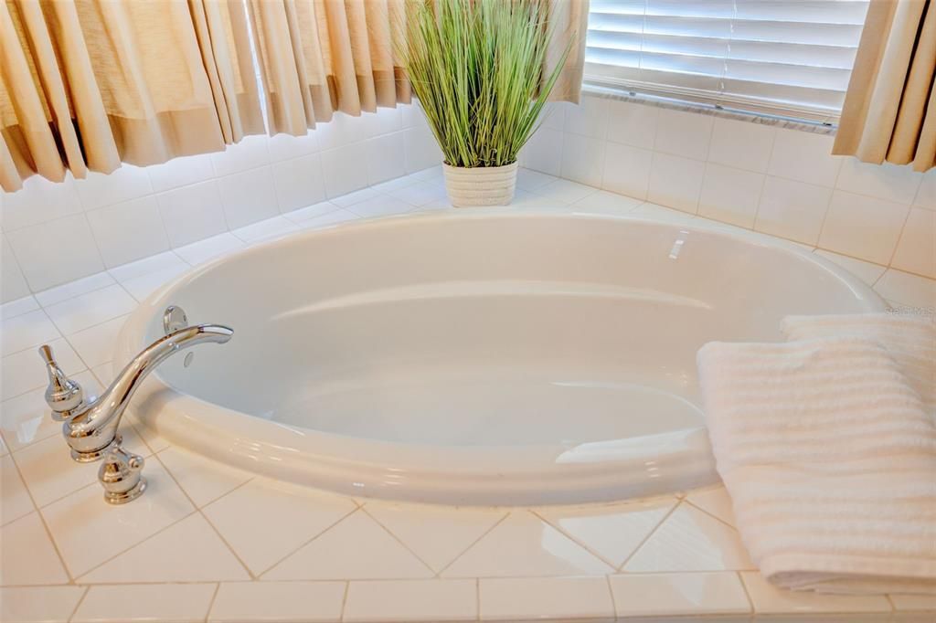 Active With Contract: $469,900 (4 beds, 3 baths, 2297 Square Feet)