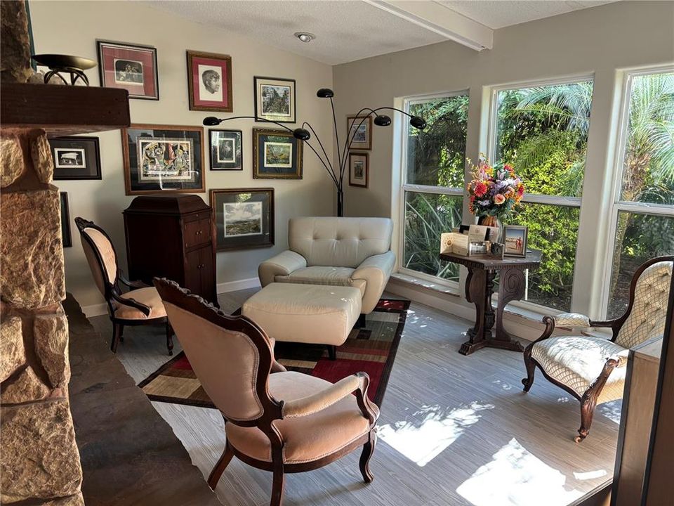 Activo con contrato: $927,000 (4 camas, 3 baños, 3362 Pies cuadrados)