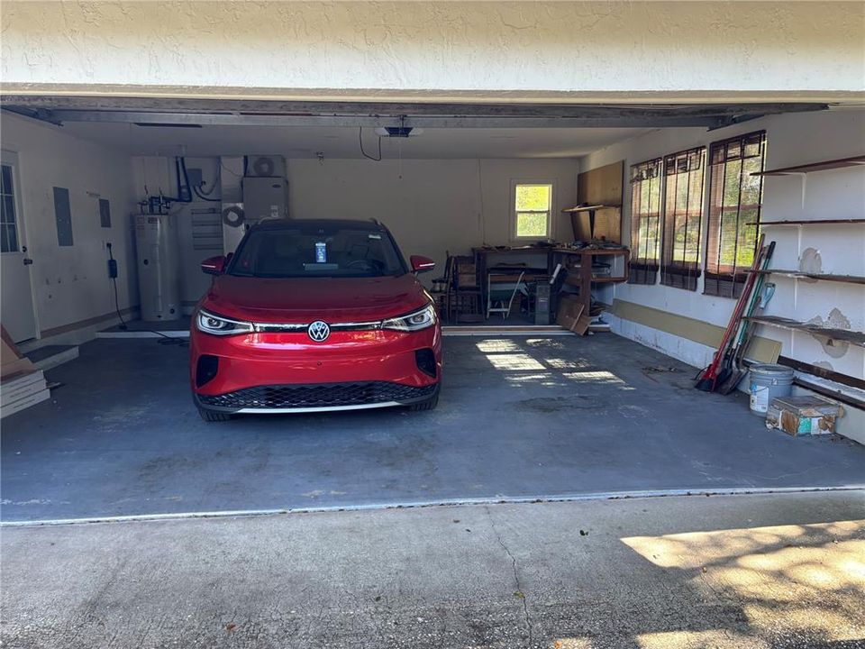 Activo con contrato: $927,000 (4 camas, 3 baños, 3362 Pies cuadrados)