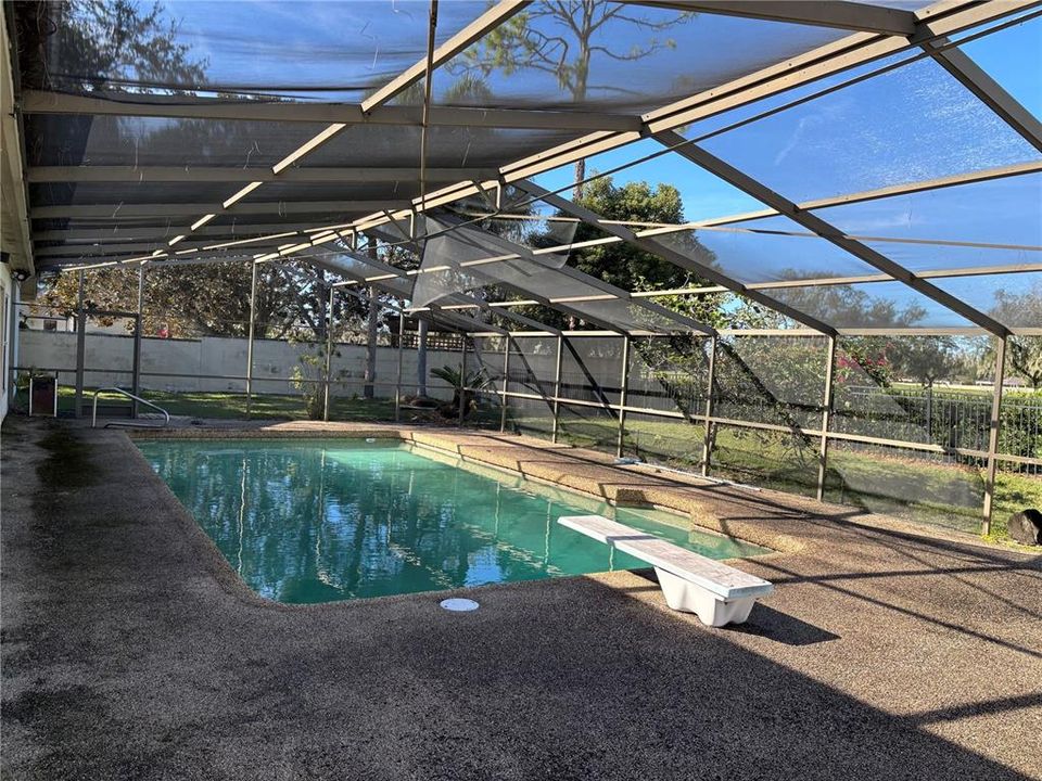 Activo con contrato: $927,000 (4 camas, 3 baños, 3362 Pies cuadrados)