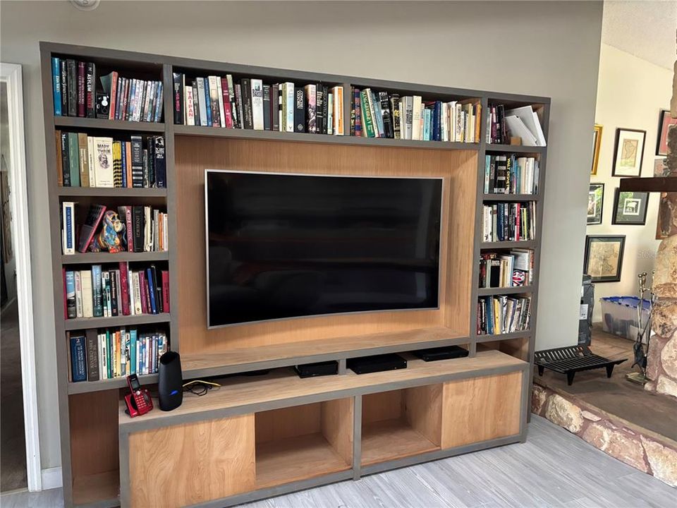 Activo con contrato: $927,000 (4 camas, 3 baños, 3362 Pies cuadrados)