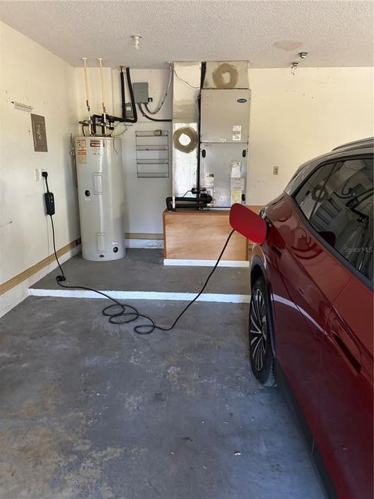 Activo con contrato: $927,000 (4 camas, 3 baños, 3362 Pies cuadrados)