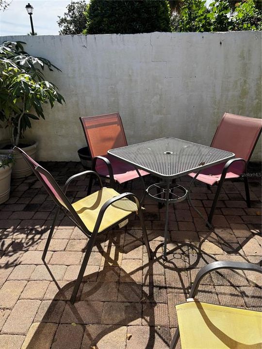 Activo con contrato: $927,000 (4 camas, 3 baños, 3362 Pies cuadrados)