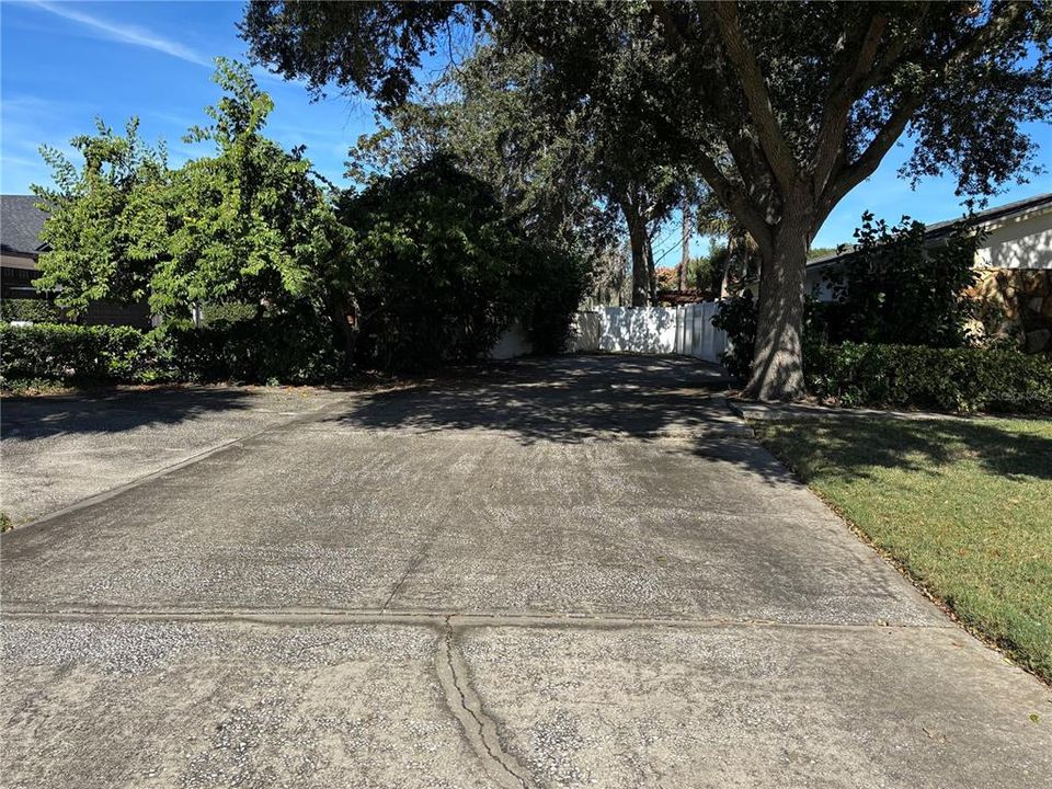 Activo con contrato: $927,000 (4 camas, 3 baños, 3362 Pies cuadrados)