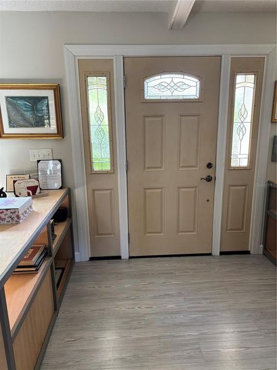 Activo con contrato: $927,000 (4 camas, 3 baños, 3362 Pies cuadrados)