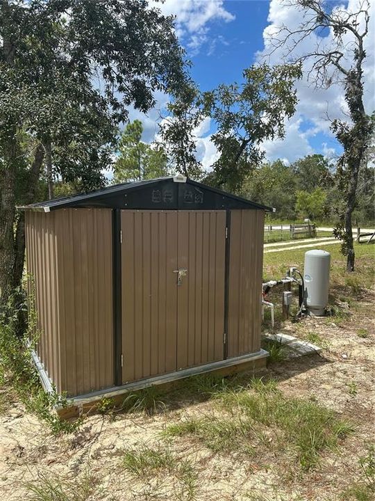 Под контрактом: $189,900 (3 спален, 2 ванн, 1065 Квадратных фут)