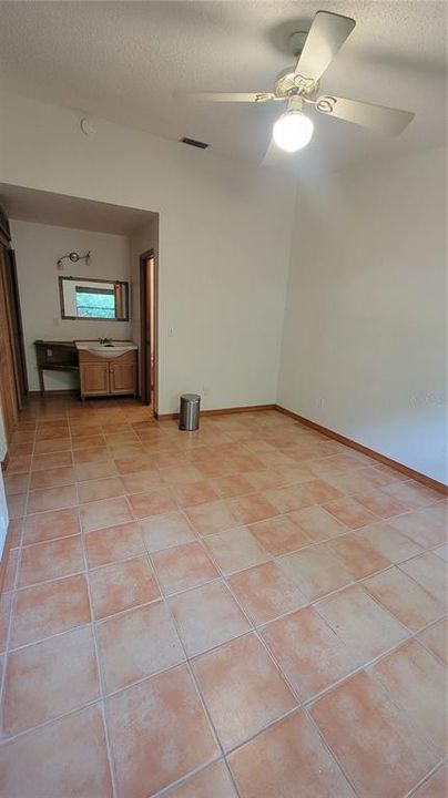 待售: $188,900 (2 贝兹, 2 浴室, 961 平方英尺)