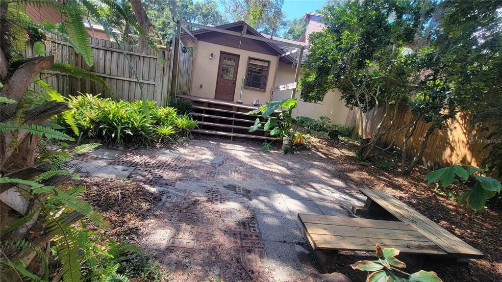 待售: $188,900 (2 贝兹, 2 浴室, 961 平方英尺)