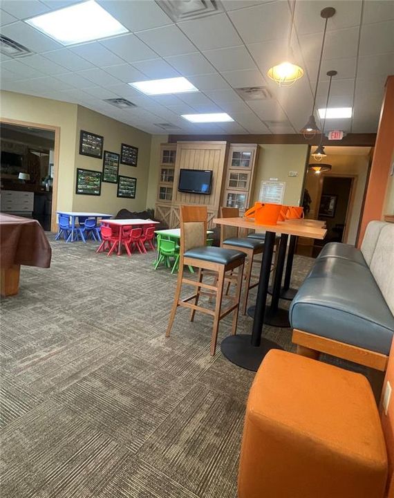 На продажу: $254,900 (3 спален, 2 ванн, 1994 Квадратных фут)