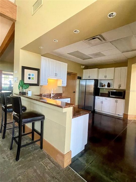 На продажу: $254,900 (3 спален, 2 ванн, 1994 Квадратных фут)