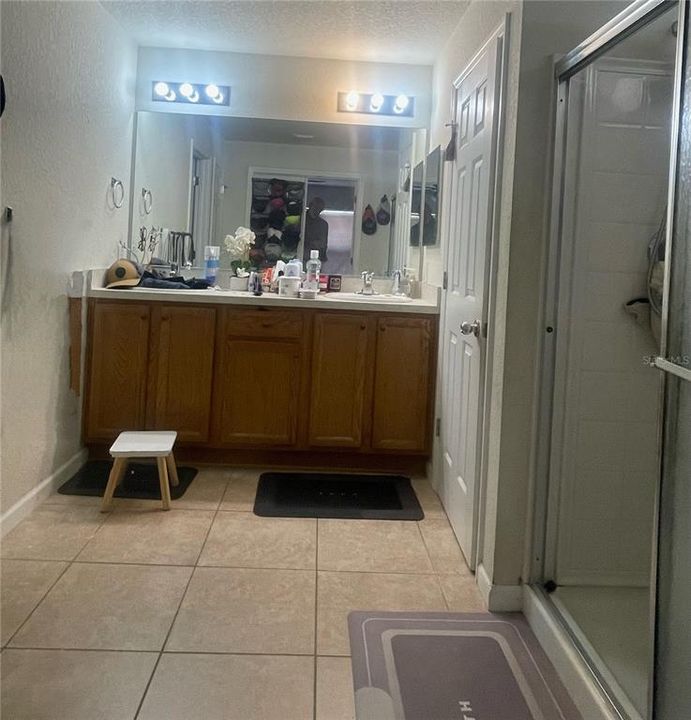 На продажу: $254,900 (3 спален, 2 ванн, 1994 Квадратных фут)